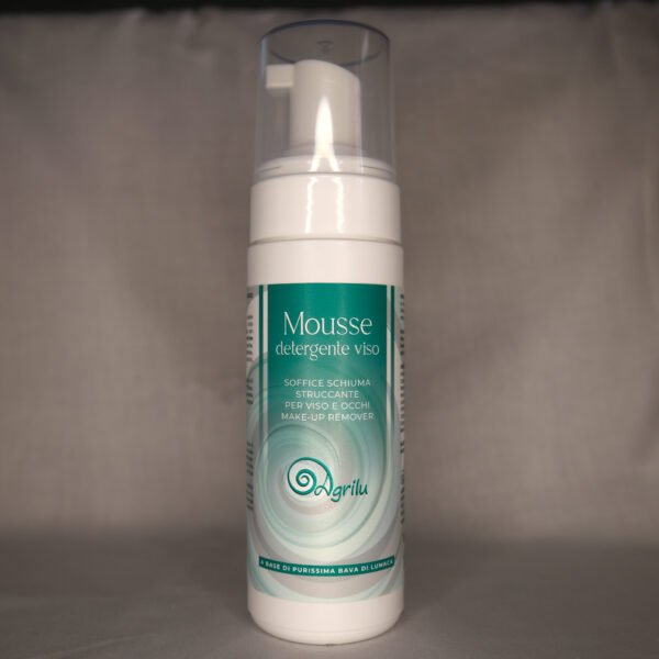 Mousse detergente alla bava di lumaca
